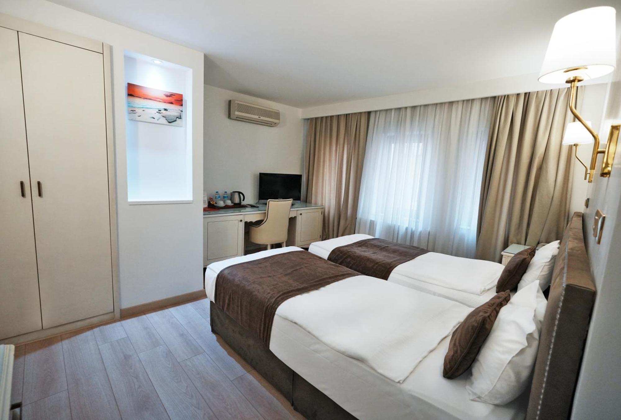 Taximtown Hotel — Foto’s 1